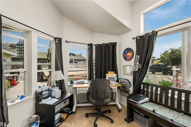 17041 B Lane, Huntington Beach, CA 92647