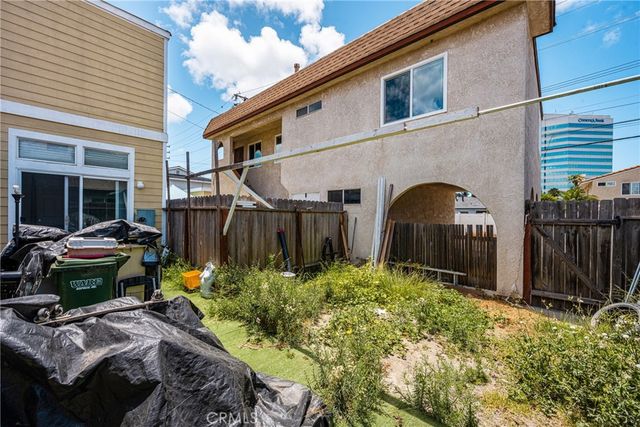 17041 B Lane, Huntington Beach, CA 92647