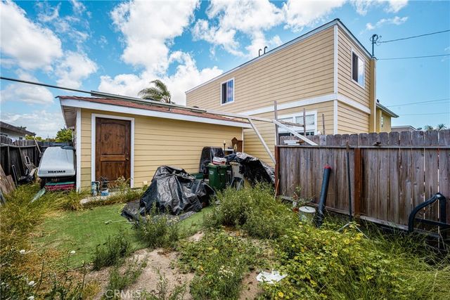 17041 B Lane, Huntington Beach, CA 92647