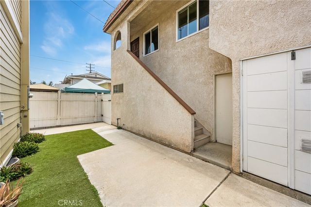 17041 B Lane, Huntington Beach, CA 92647