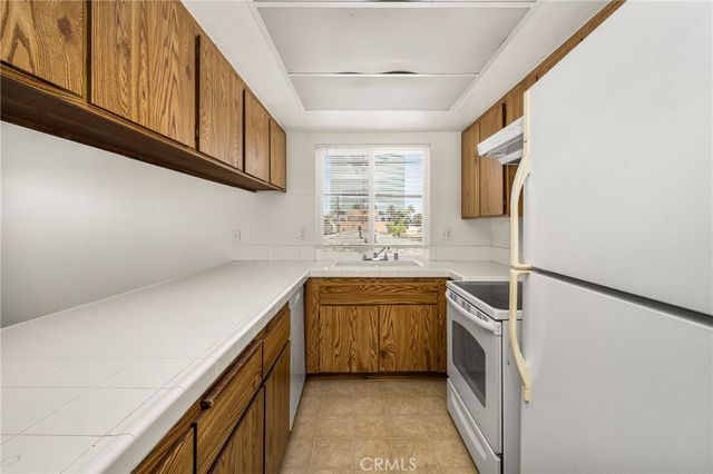 17041 B Lane, Huntington Beach, CA 92647