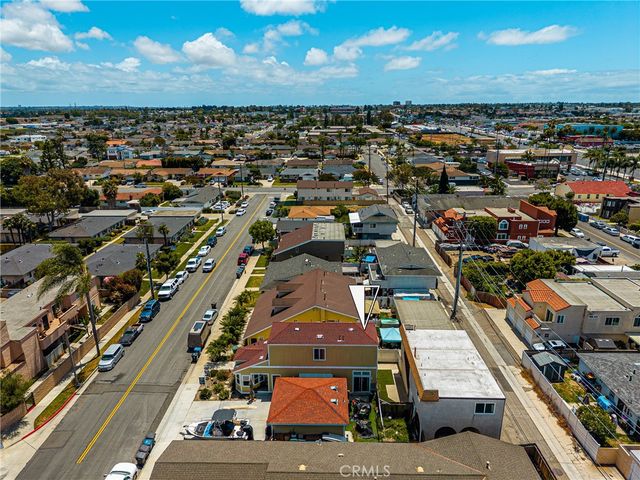17041 B Lane, Huntington Beach, CA 92647