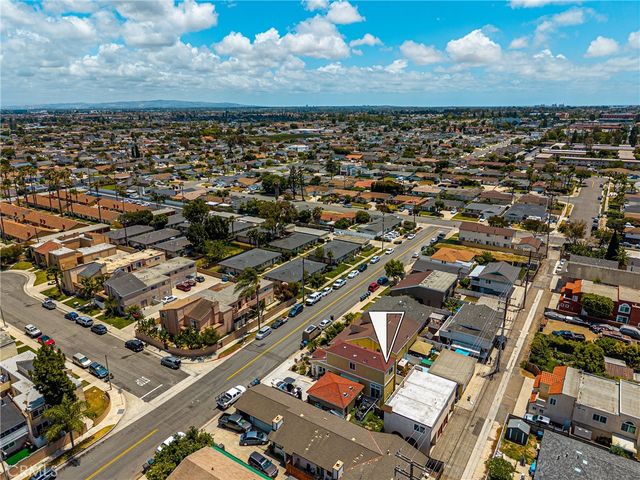 17041 B Lane, Huntington Beach, CA 92647