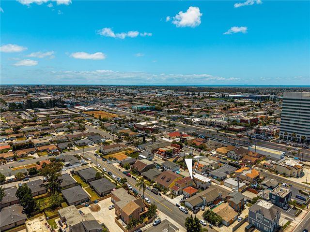 17041 B Lane, Huntington Beach, CA 92647