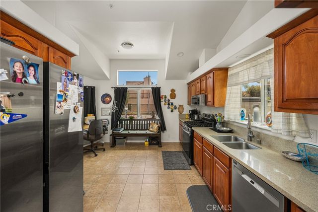 17041 B Lane, Huntington Beach, CA 92647