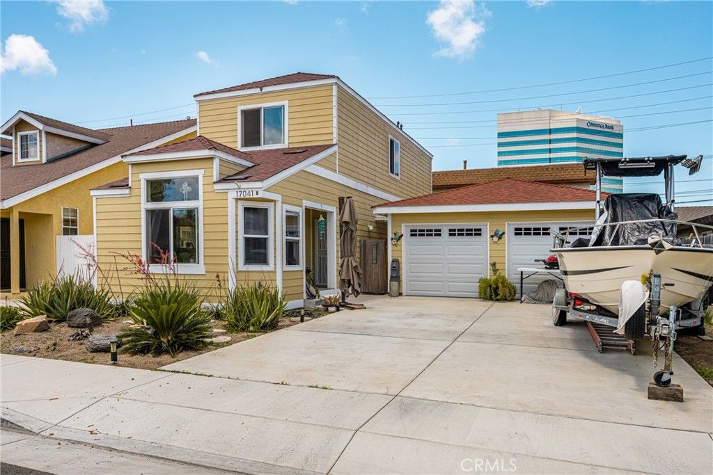 17041 B Lane, Huntington Beach, CA 92647
