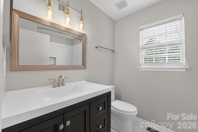 8220 Upsall Court, Charlotte, NC 28215
