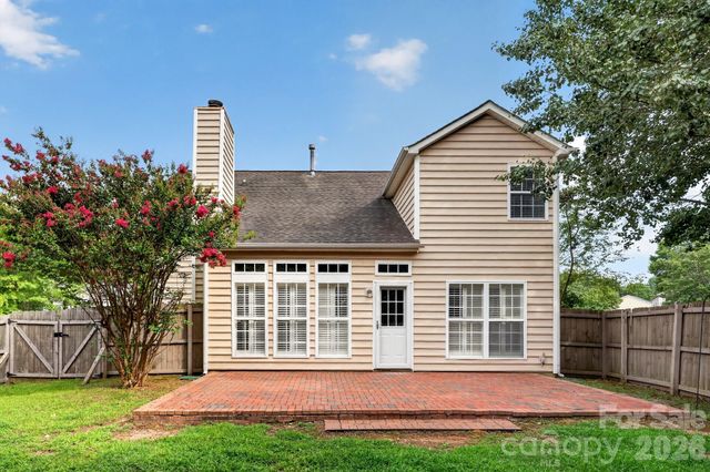 8220 Upsall Court, Charlotte, NC 28215