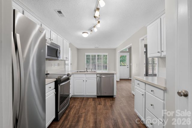 8220 Upsall Court, Charlotte, NC 28215