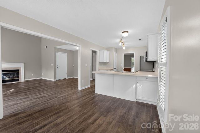 8220 Upsall Court, Charlotte, NC 28215