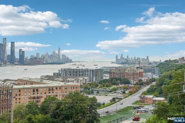 6040 Boulevard East 03, West New York, NJ 07093