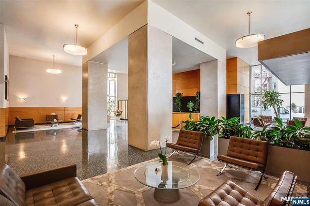 6040 Boulevard East 03, West New York, NJ 07093