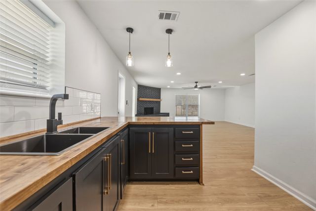 203 Red Bird Court, Cleburne, TX 76058