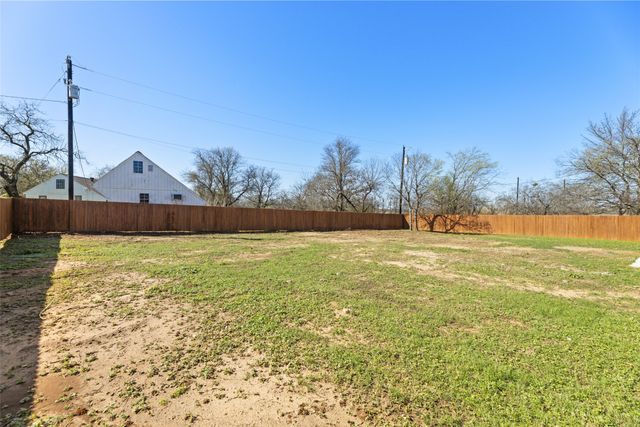 203 Red Bird Court, Cleburne, TX 76058