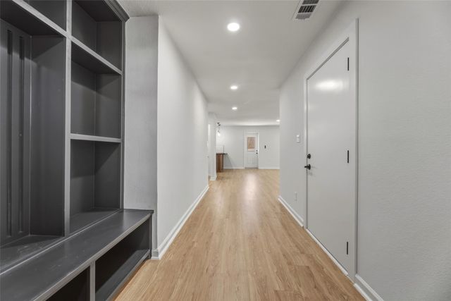 203 Red Bird Court, Cleburne, TX 76058