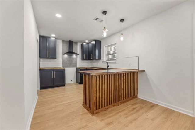 203 Red Bird Court, Cleburne, TX 76058