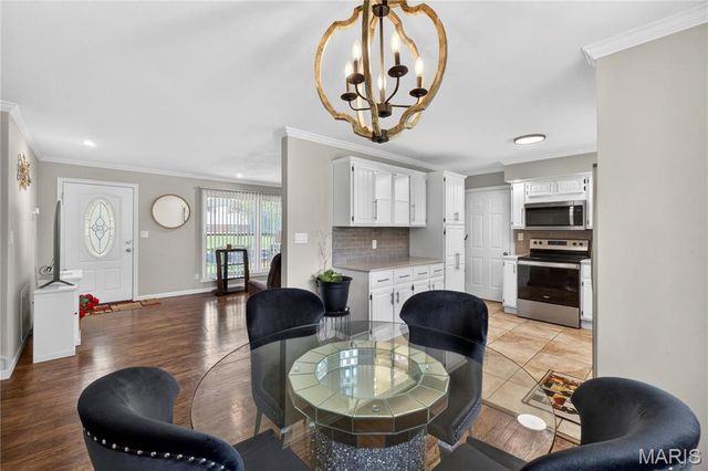824 English Lane, Belleville, IL 62223