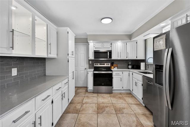 824 English Lane, Belleville, IL 62223