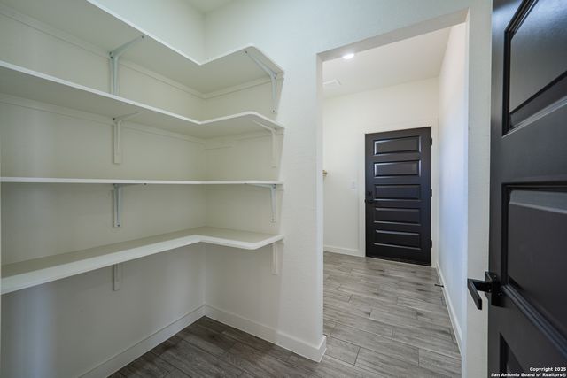 122 Ranchero Way, Natalia, TX 78059