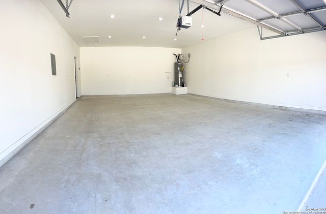 122 Ranchero Way, Natalia, TX 78059