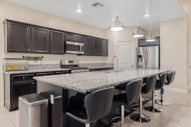 1833 Softwind Drive, Tulare, CA 93274