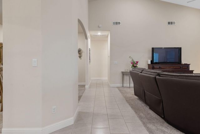 1833 Softwind Drive, Tulare, CA 93274