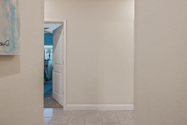 1833 Softwind Drive, Tulare, CA 93274