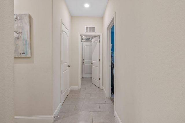 1833 Softwind Drive, Tulare, CA 93274