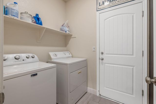 1833 Softwind Drive, Tulare, CA 93274