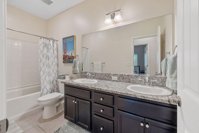 1833 Softwind Drive, Tulare, CA 93274