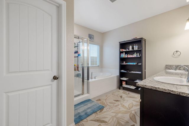 1833 Softwind Drive, Tulare, CA 93274