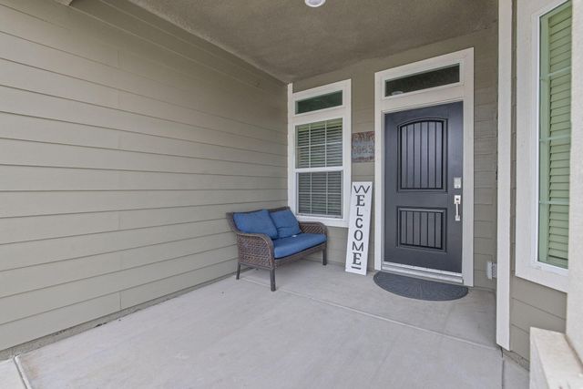 1833 Softwind Drive, Tulare, CA 93274