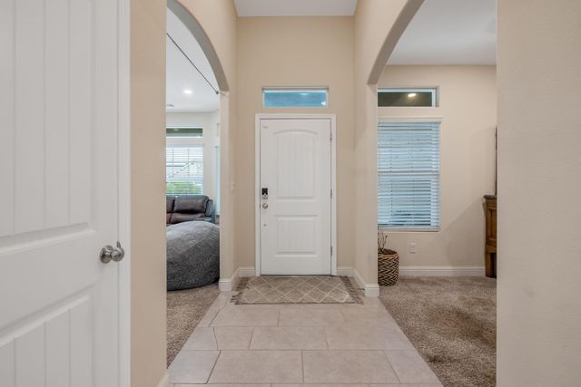 1833 Softwind Drive, Tulare, CA 93274