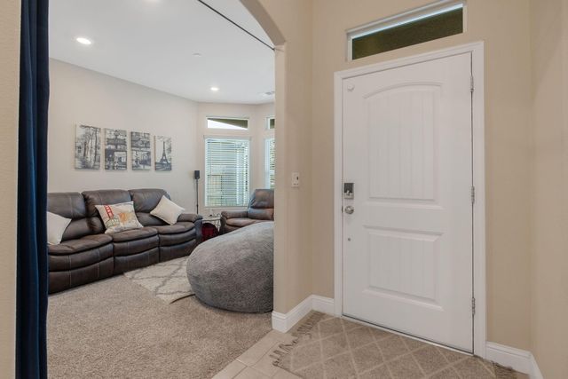 1833 Softwind Drive, Tulare, CA 93274