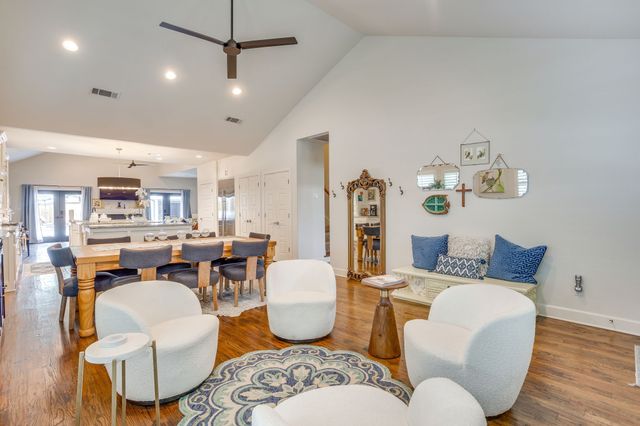 4104 Pershing Avenue, Fort Worth, TX 76107