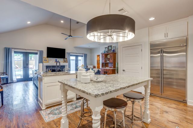 4104 Pershing Avenue, Fort Worth, TX 76107