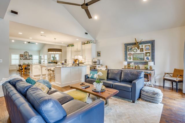 4104 Pershing Avenue, Fort Worth, TX 76107