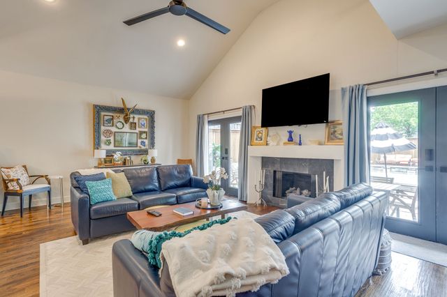 4104 Pershing Avenue, Fort Worth, TX 76107