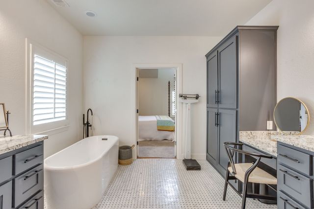 4104 Pershing Avenue, Fort Worth, TX 76107