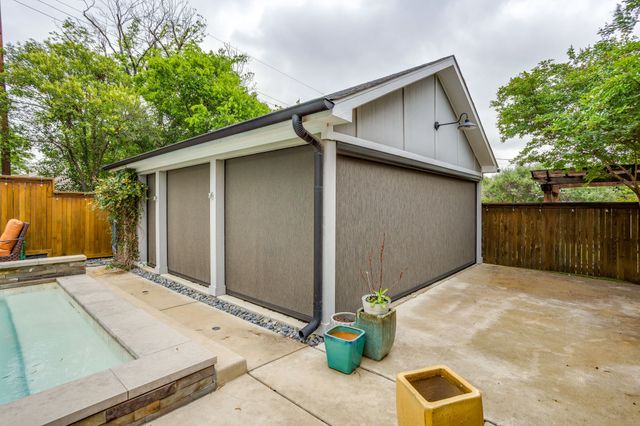 4104 Pershing Avenue, Fort Worth, TX 76107