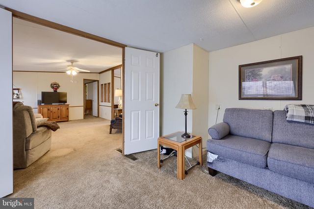 203 THRUSH CT N, Lancaster, PA 17603