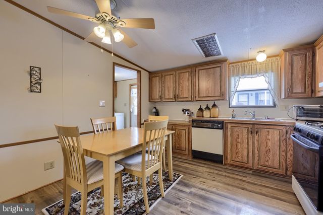 203 THRUSH CT N, Lancaster, PA 17603