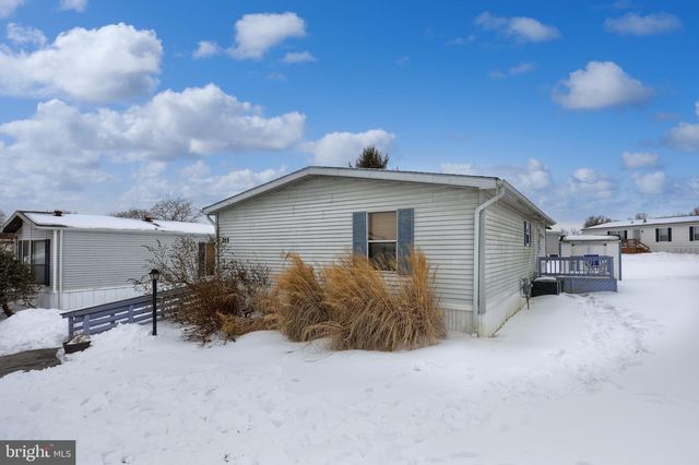 203 THRUSH CT N, Lancaster, PA 17603