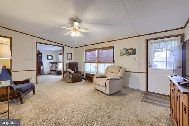 203 THRUSH CT N, Lancaster, PA 17603