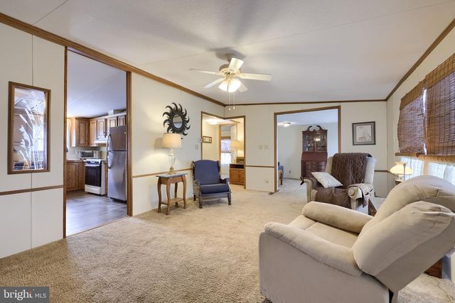 203 THRUSH CT N, Lancaster, PA 17603