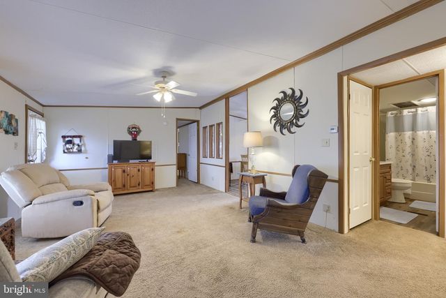 203 THRUSH CT N, Lancaster, PA 17603