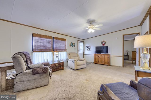 203 THRUSH CT N, Lancaster, PA 17603