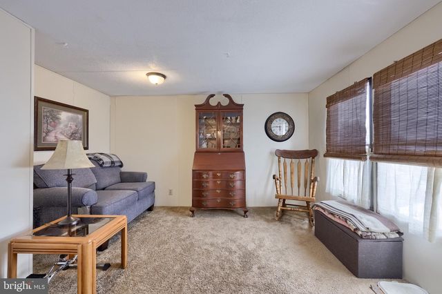 203 THRUSH CT N, Lancaster, PA 17603