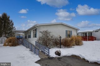 203 THRUSH CT N, Lancaster, PA 17603