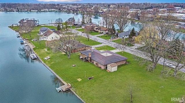 2204 Bluewater Drive, Warsaw, IN 46580